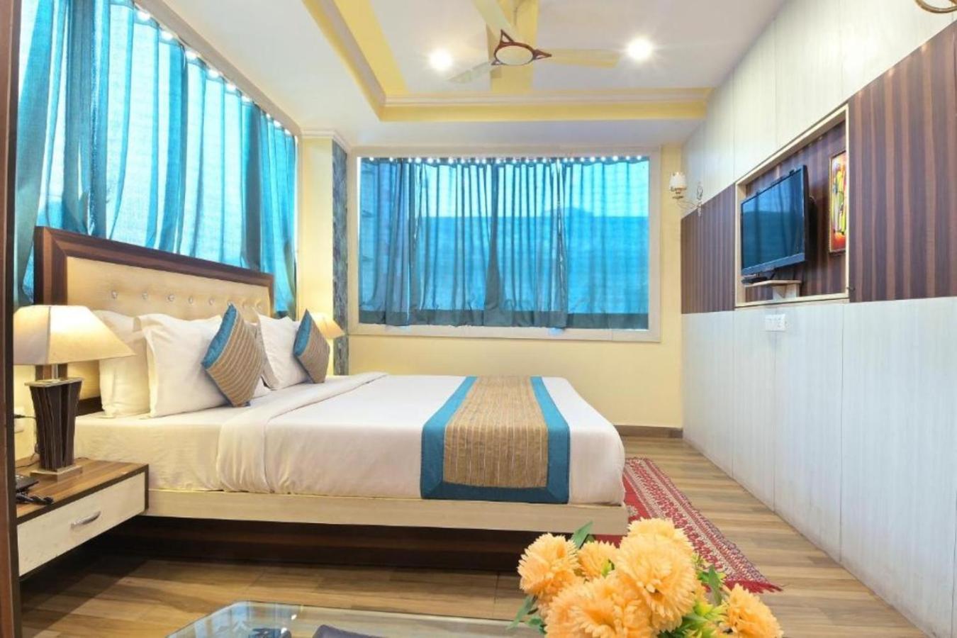 Castle Blue Near Igi Airport Hotel New Delhi