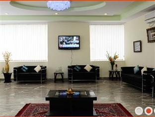 Hotel Castle Blue Near Igi Airport 3*