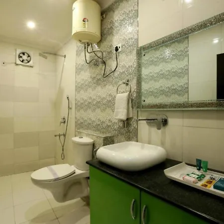 Hotel Castle Blue New Delhi Near Igi Airport Exterior photo