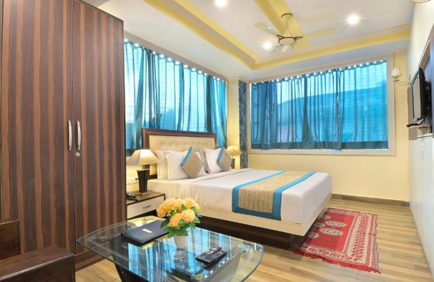 Hotel Castle Blue Near Igi Airport 3*