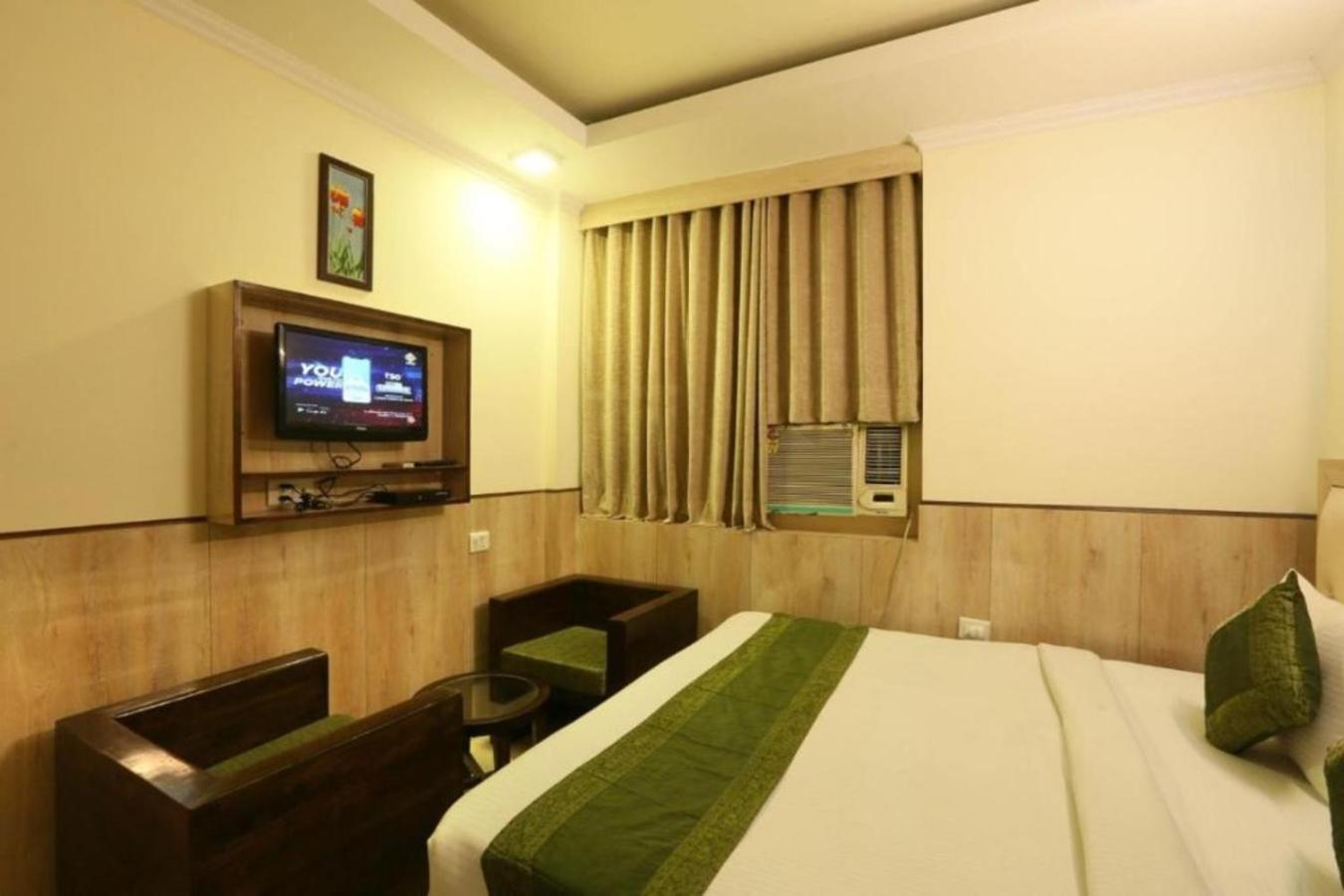 Castle Blue Near Igi Airport Hotel New Delhi