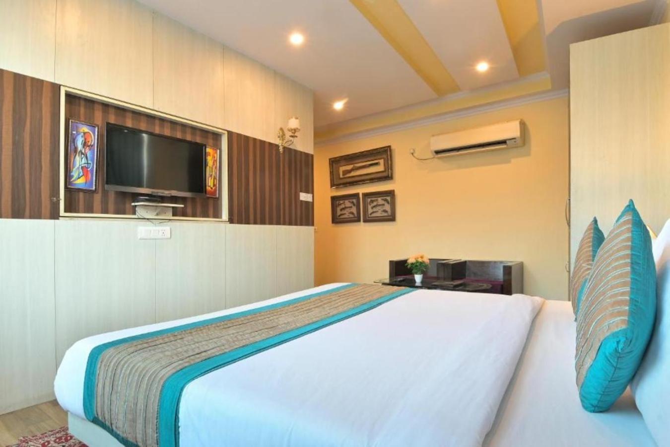Castle Blue Near Igi Airport
