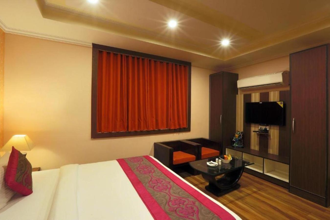 Hotel Castle Blue Near Igi Airport 3*
