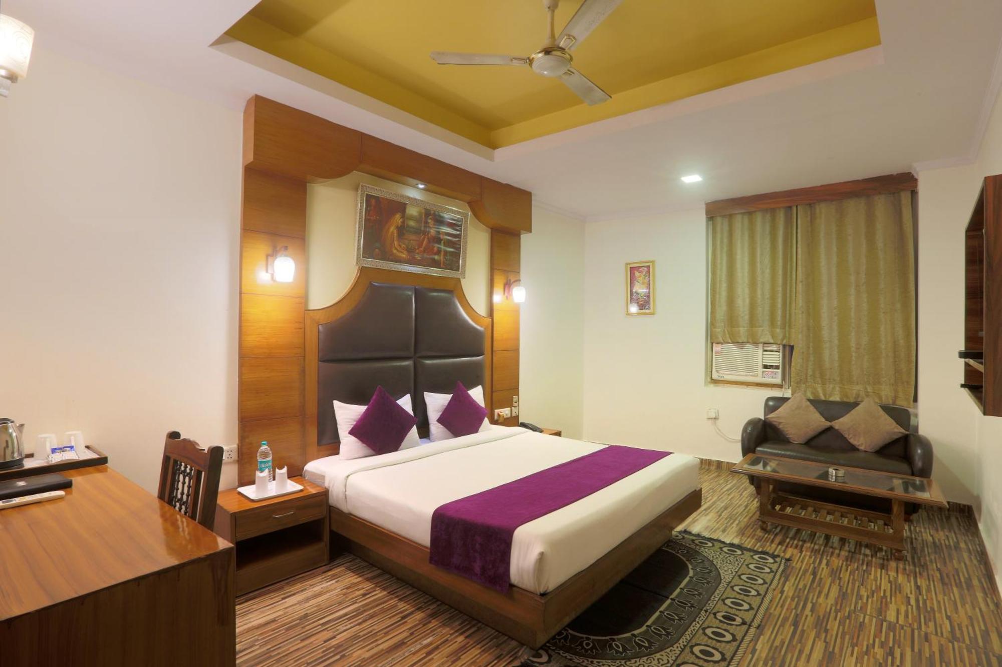 Castle Blue Near Igi Airport 3*