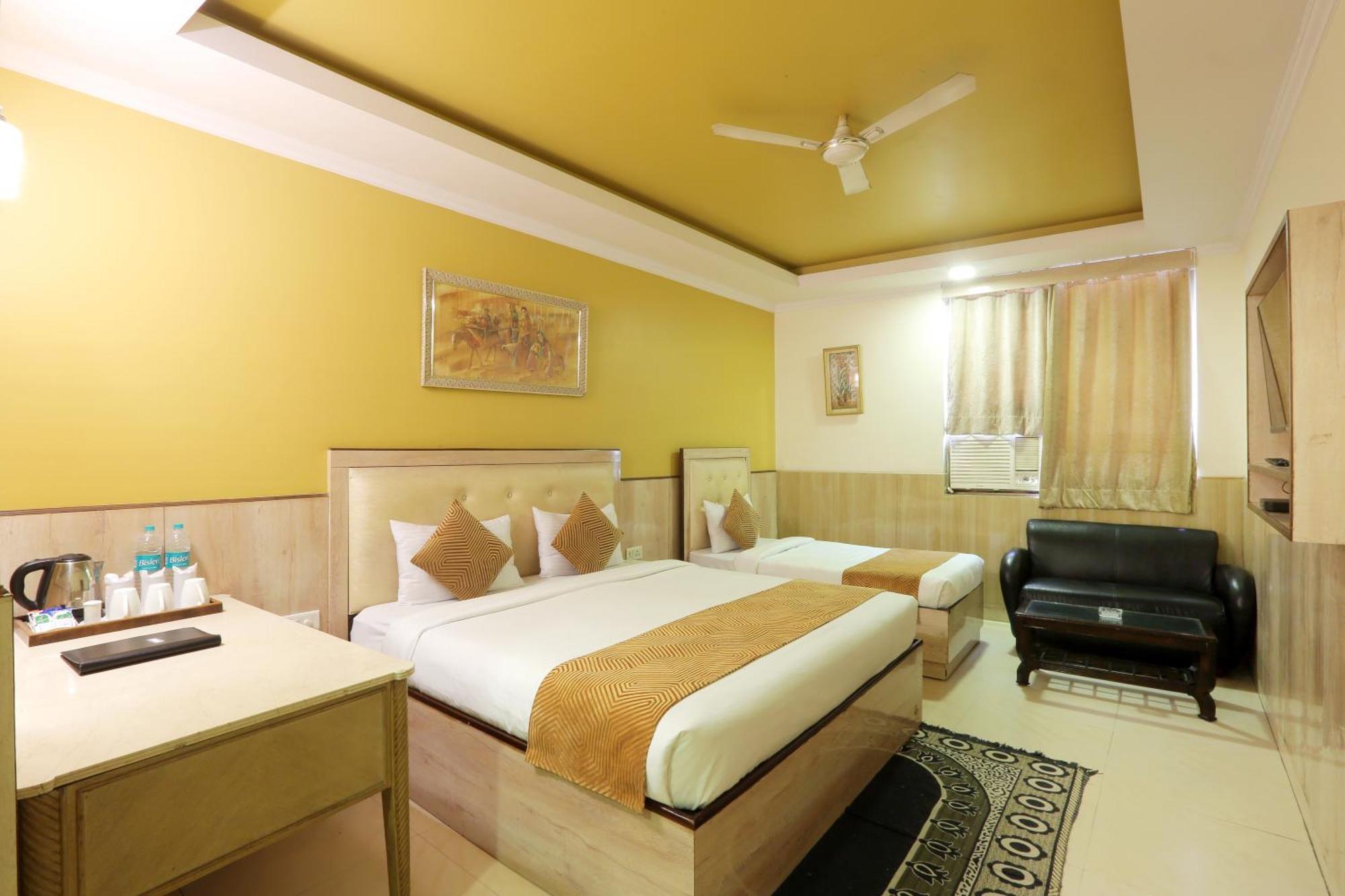 Hotel Castle Blue Near Igi Airport 3*