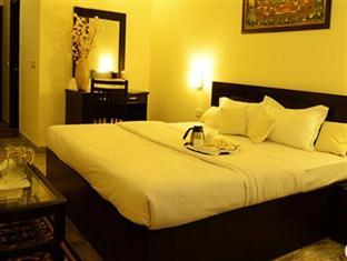 Hotel Castle Blue Near Igi Airport