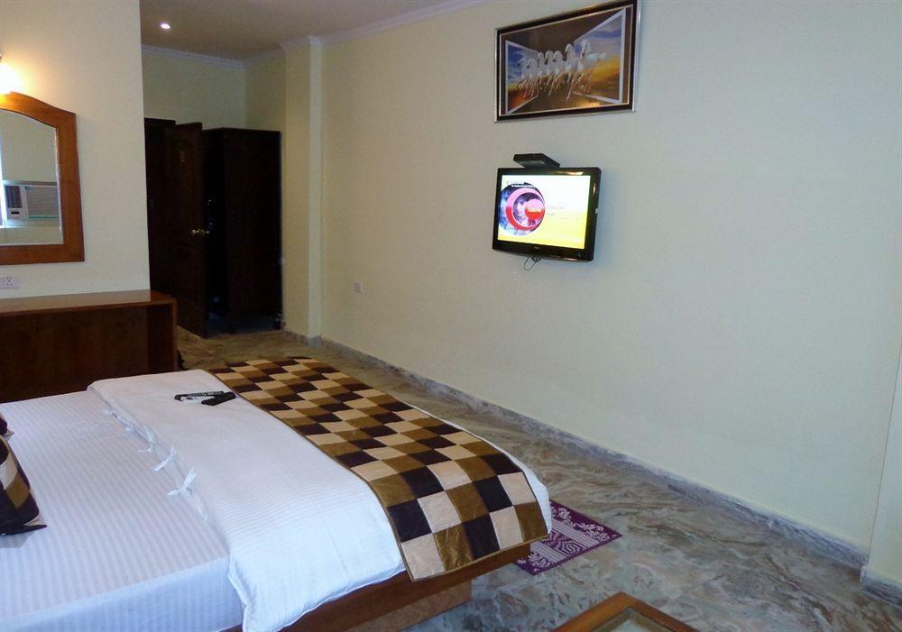 Castle Blue Near Igi Airport 3* New Delhi