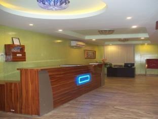 Castle Blue Near Igi Airport 3*