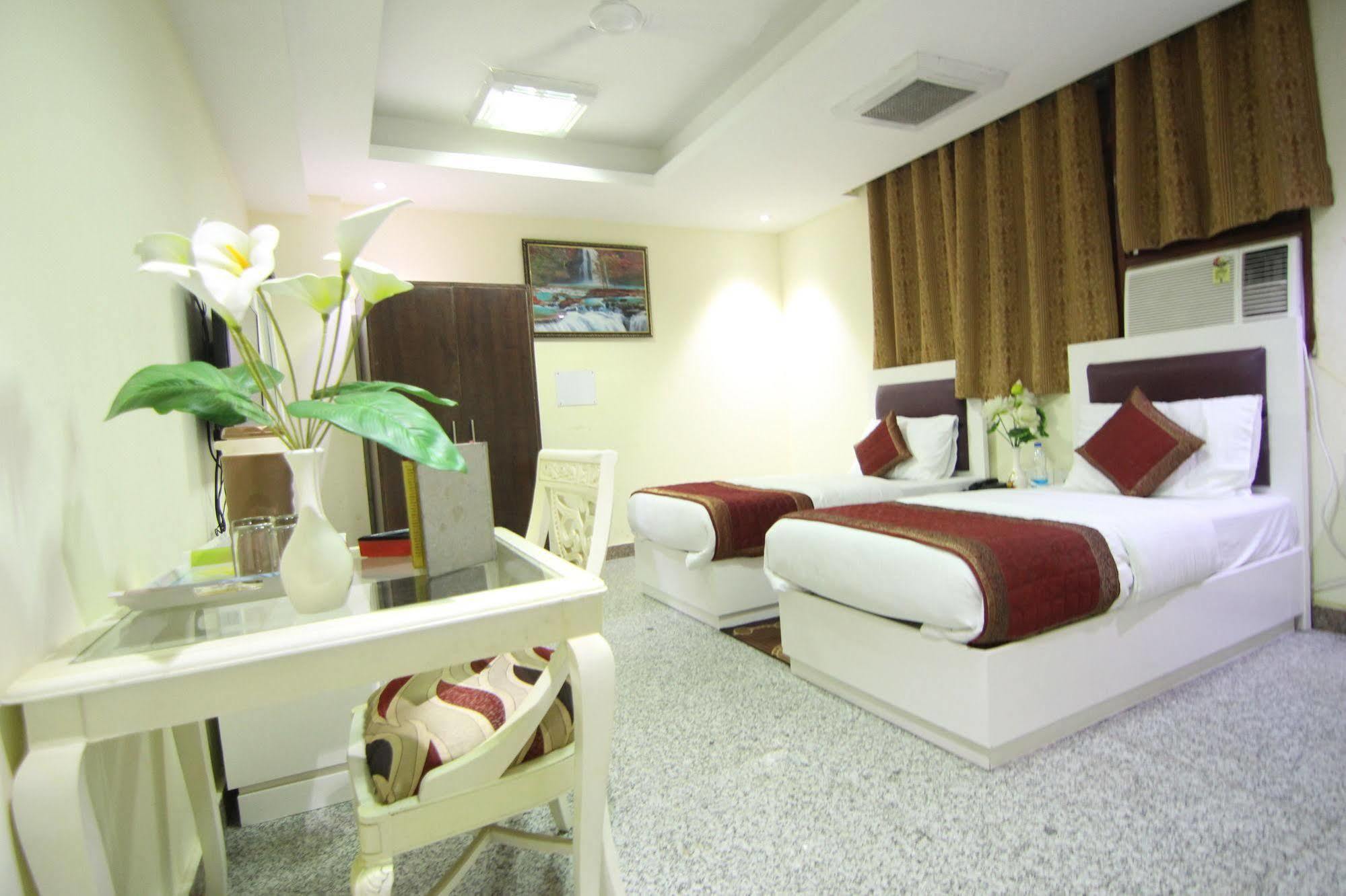 Hotel Castle Blue Near Igi Airport New Delhi