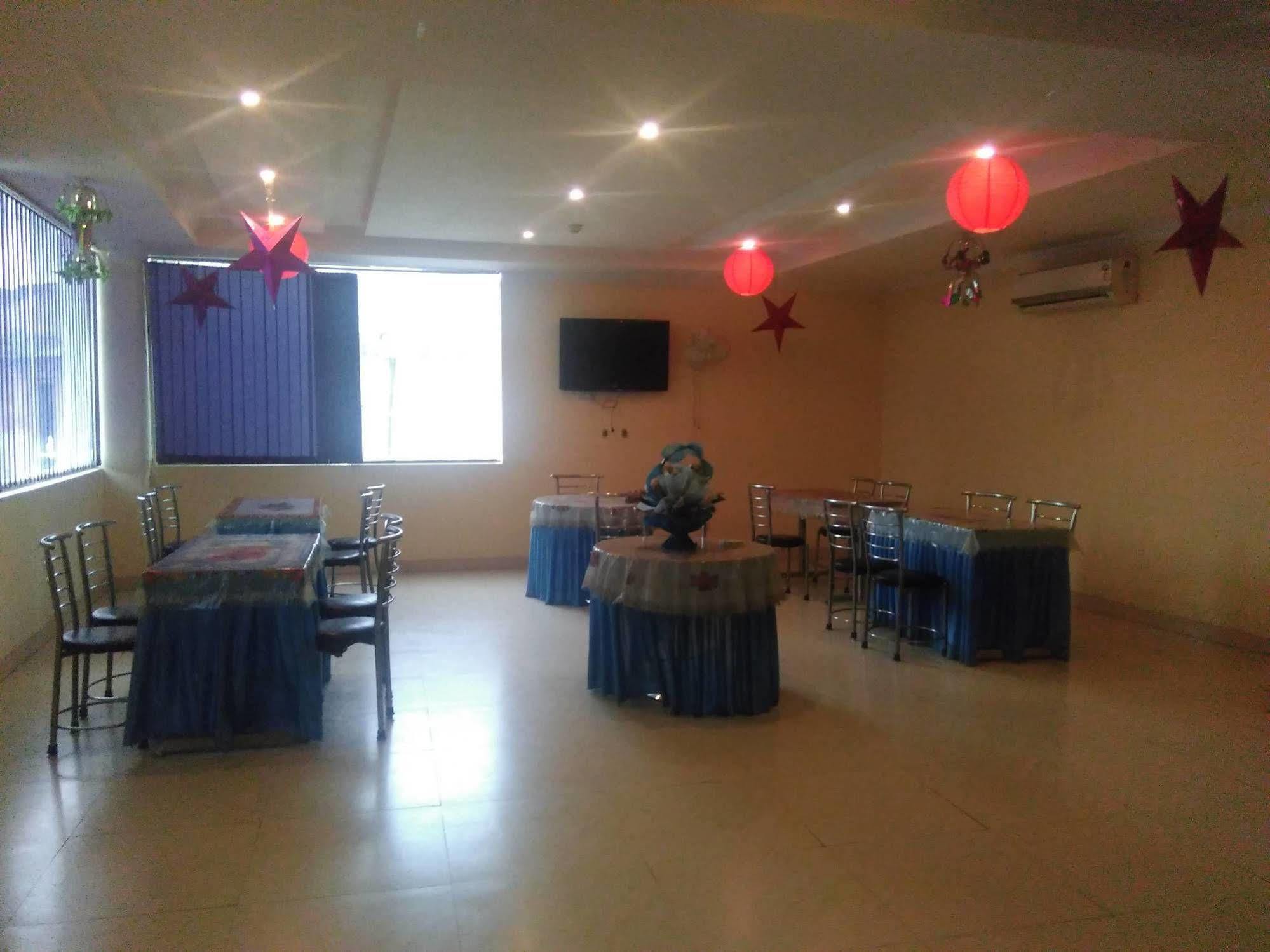 Hotel Castle Blue Near Igi Airport New Delhi